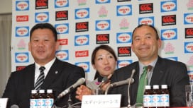 2015年Ｗ杯に向けて強力タッグ誕生。日本代表HCに就任したジョーンズ氏（右）と補佐役の…